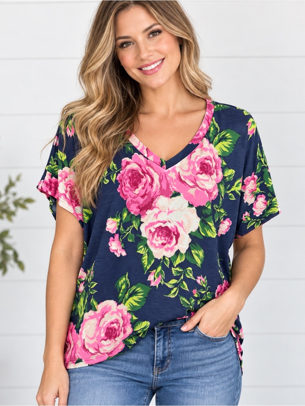 Dear Scarlett Floral V-Neck Blouse Women’s Size Medium NWOT